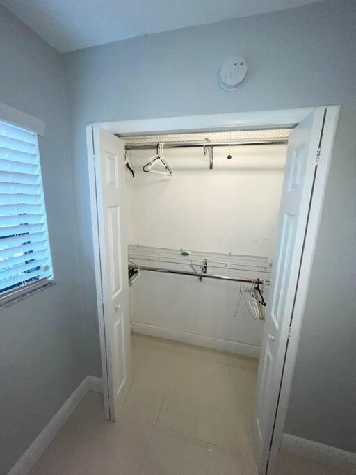 Modern Miami Oversized 3 Bedroom In Central Location Bagian luar foto