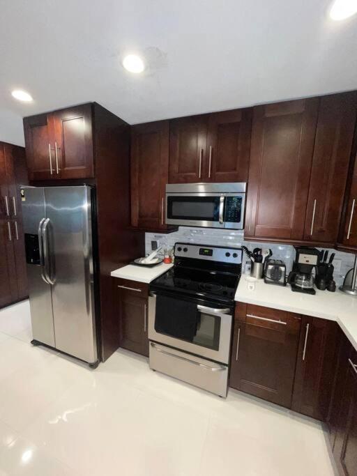 Modern Miami Oversized 3 Bedroom In Central Location Bagian luar foto