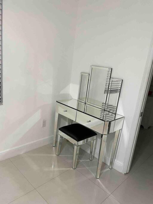 Modern Miami Oversized 3 Bedroom In Central Location Bagian luar foto