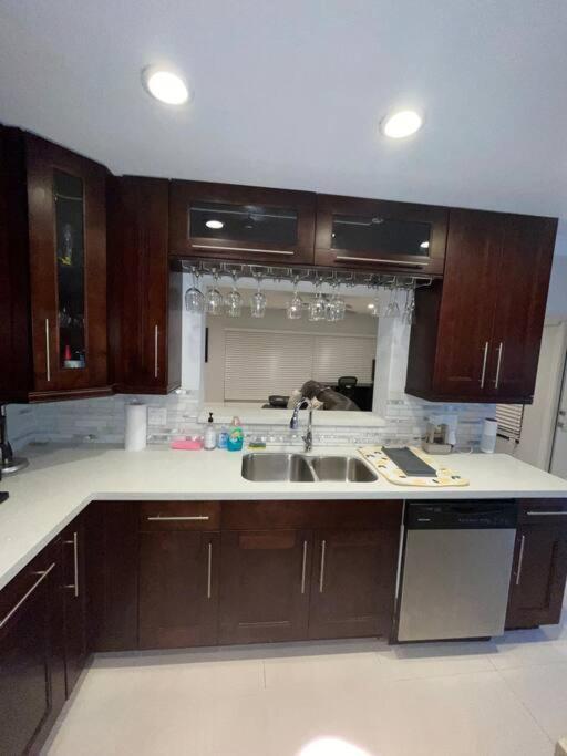 Modern Miami Oversized 3 Bedroom In Central Location Bagian luar foto