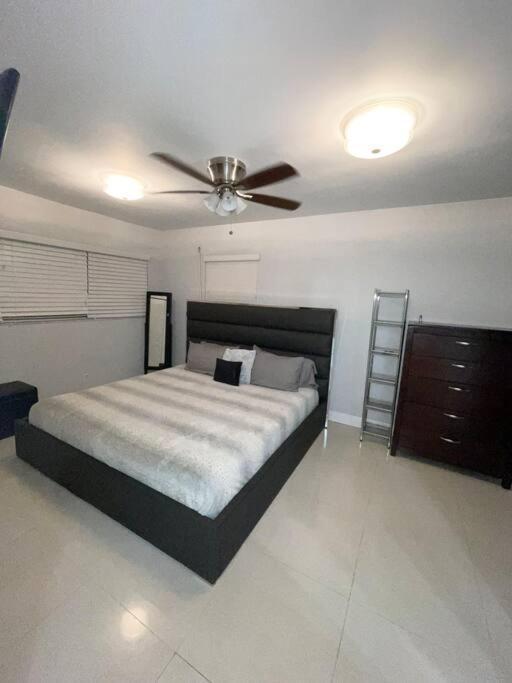 Modern Miami Oversized 3 Bedroom In Central Location Bagian luar foto