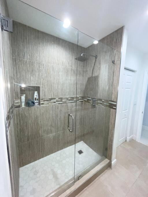 Modern Miami Oversized 3 Bedroom In Central Location Bagian luar foto
