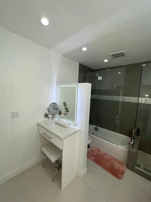 Modern Miami Oversized 3 Bedroom In Central Location Bagian luar foto