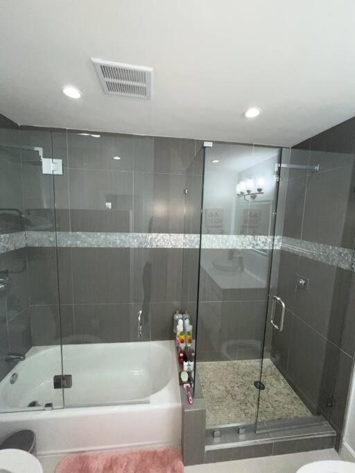 Modern Miami Oversized 3 Bedroom In Central Location Bagian luar foto