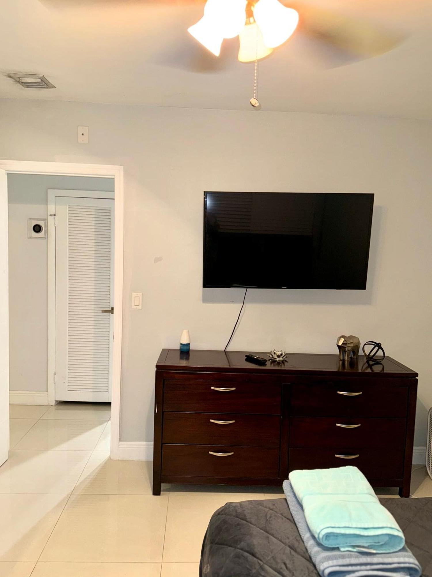 Modern Miami Oversized 3 Bedroom In Central Location Bagian luar foto