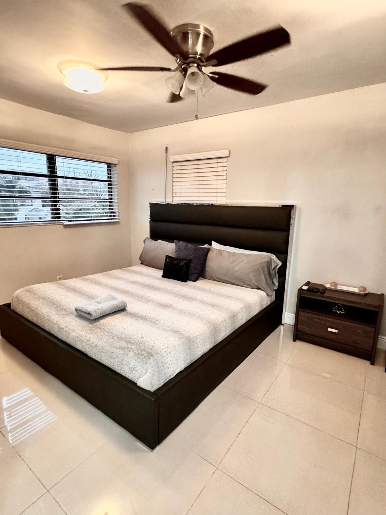 Modern Miami Oversized 3 Bedroom In Central Location Bagian luar foto
