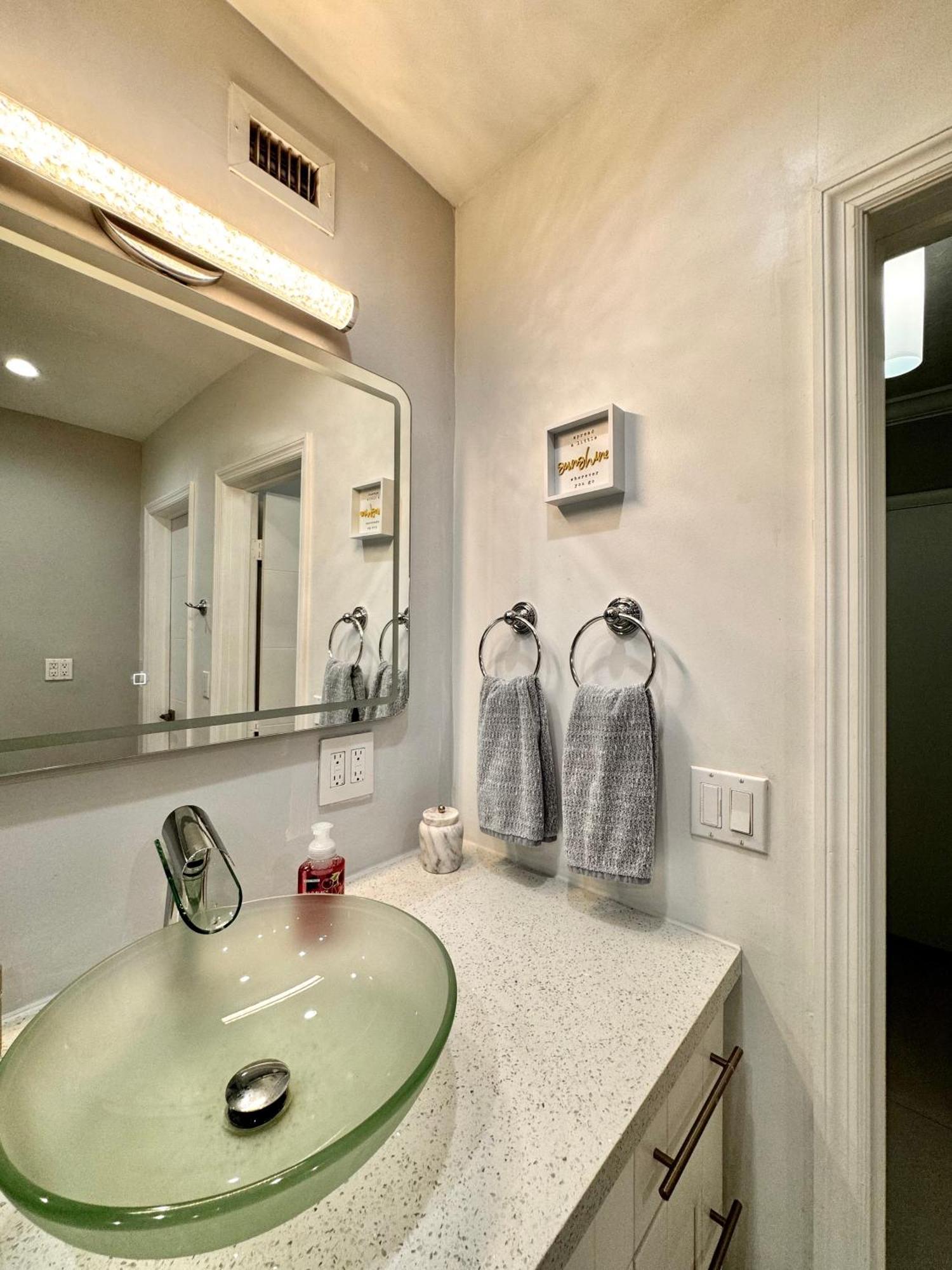 Modern Miami Oversized 3 Bedroom In Central Location Bagian luar foto