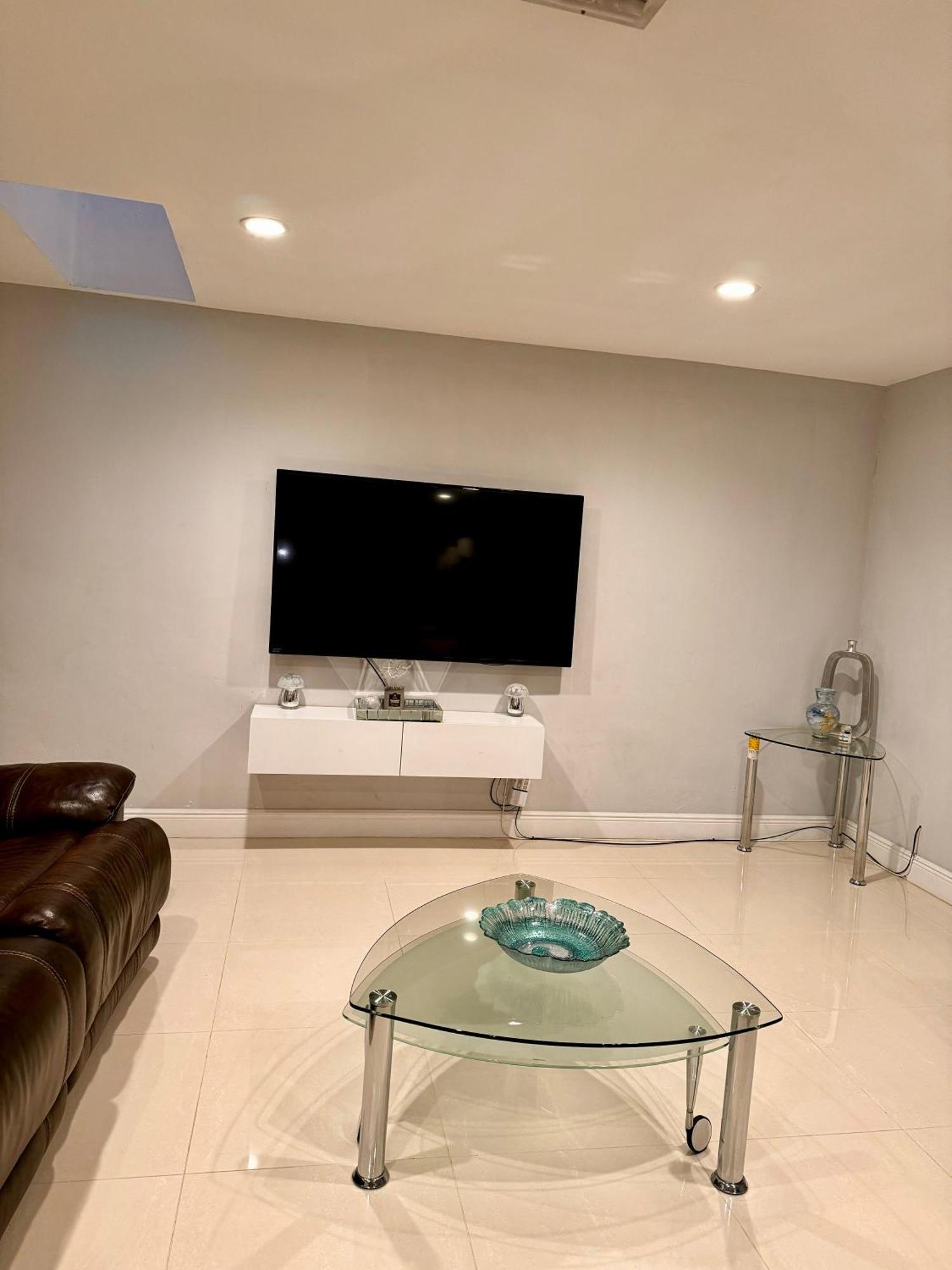 Modern Miami Oversized 3 Bedroom In Central Location Bagian luar foto